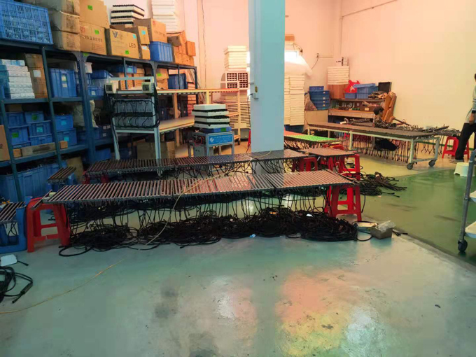 1 LED洗墙灯的智能化生产技术2.jpg